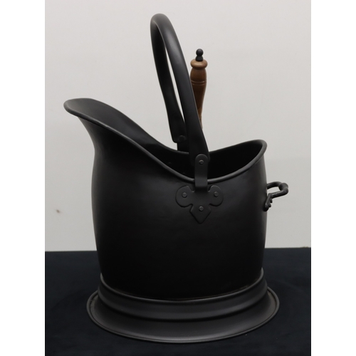 9059 - A good quality handmade modern coal bucket and shovel, 49cm high including handle. As new.