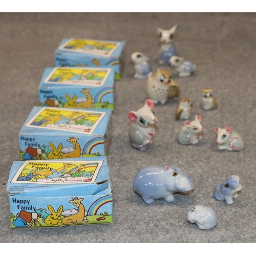 4 sets of Wade The Happy Family Series figures in original boxes, No. 8 ...
