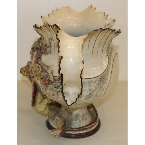 3015 - A large 2-handled Majolica jardiniere (damage all around and some loose parts), 35cm high, a set of ... 