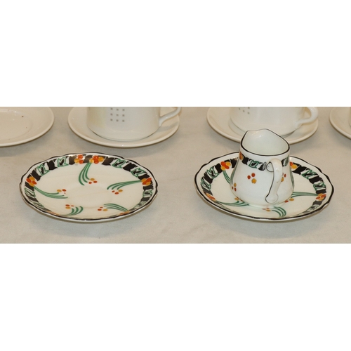 3018 - A small Maling bowl, 12.5cm diameter, 8 Sevres side plates and 2 serving dishes (slight rubs to gilt... 