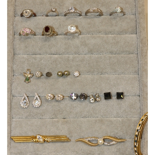 3022 - A quantity of various costume jewellery earrings, bracelets and brooches.