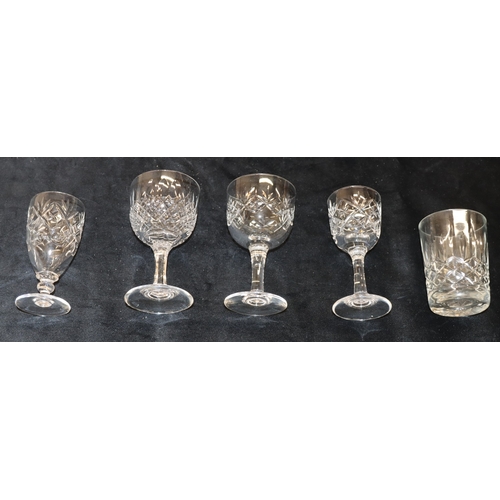 3045 - A quantity of various cut glass, 14 small glasses, 9 small wine glasses etc.