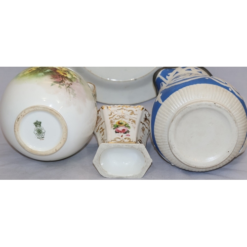 183 - A Leeds Pottery blue and white Willow Pattern plate, 25cm diameter, a Royal Doulton round bulbous th... 