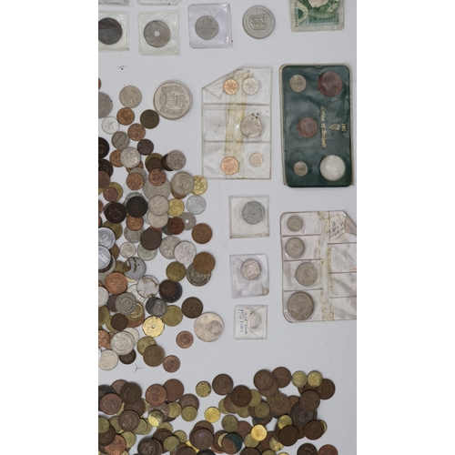 402 - A large quantity of various English and Continental coins