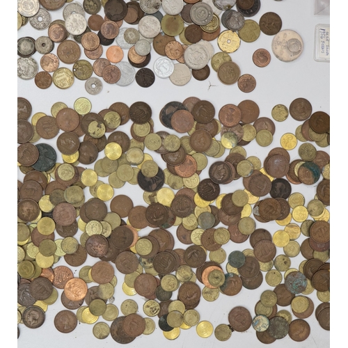 402 - A large quantity of various English and Continental coins