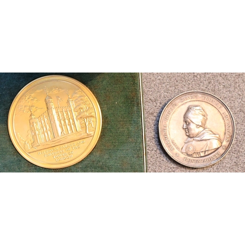 548 - Pope Leo XIII silver Commemorative Vatican medal, 1.1oz  and a gold-plated bronze Commemorative meda... 
