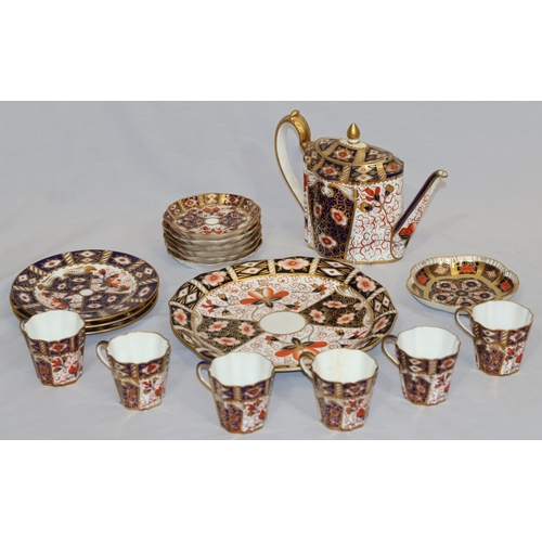 87 - 6 Wedgwood Imari pattern coffee cans and saucers, a similar oval teapot (cracked), 3 similar side pl... 