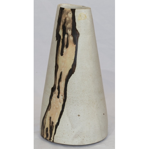 98 - Sarah Perry (B.1945) Studio Pottery round fruit bowl on cream and brown ground, with seal mark, 30cm... 