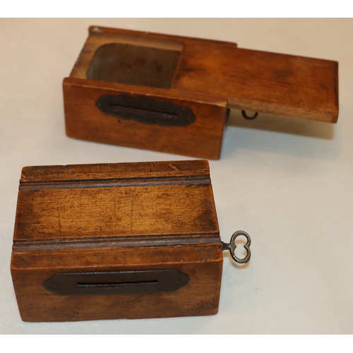 4029 - A telescope with leather case, marked Broadhurst Clarkson& Co Ltd (chip to edge of end lens), 2 smal... 