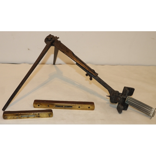 4029 - A telescope with leather case, marked Broadhurst Clarkson& Co Ltd (chip to edge of end lens), 2 smal... 