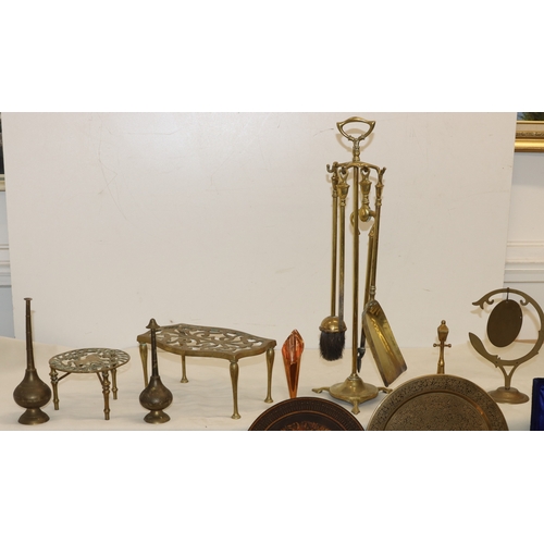 4071 - A quantity of various brass and copper, including a 4-piece fire set, 57cm high, a set of 6 goblets,... 