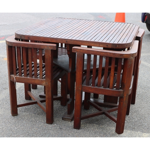 4074 - A teak square garden table and chair set, table top 95cm x 95cm, 73cm high, 64cm wide, 64cm deep, se... 