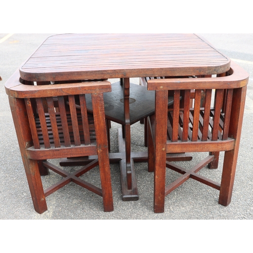 4074 - A teak square garden table and chair set, table top 95cm x 95cm, 73cm high, 64cm wide, 64cm deep, se... 
