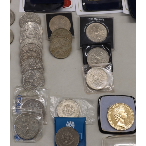 4077 - 12 HM Queen Elizabeth Diamond Jubilee coins with certificates of authenticity, 4 other similar coins... 