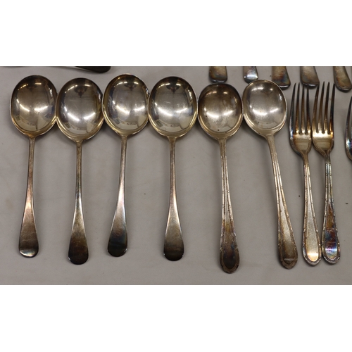 4089 - A quantity of various silver plate.