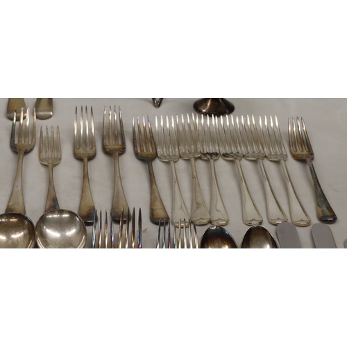 4089 - A quantity of various silver plate.