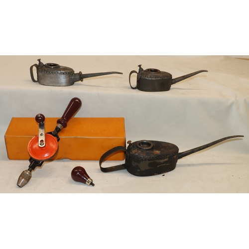 4104 - A Stanley hand drill No. 805, boxed and 3 vintage K oil cans.