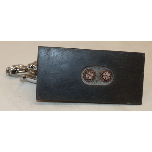 4107 - A modern car mascot style Jaguar on a marble plinth, 21cm long.