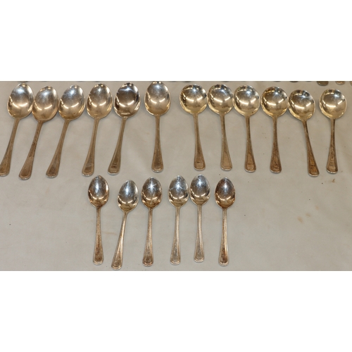 4116 - A Sheffield silver plated flatware set, 6 large knives, 6 small knives, 6 large forks, 6 small forks... 
