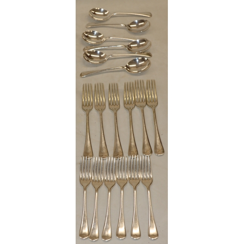 4117 - A quantity of various silver plated flatware etc.