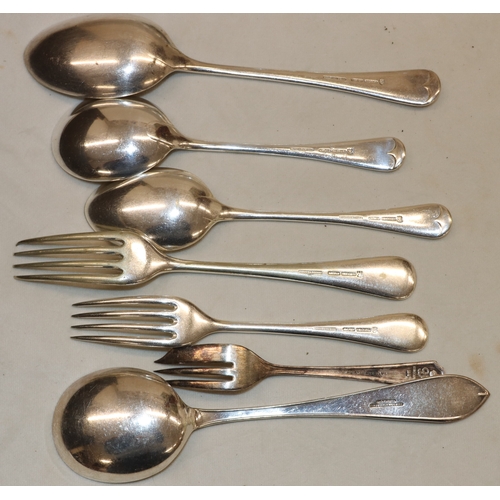 4117 - A quantity of various silver plated flatware etc.