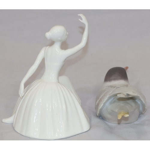56 - A Royal Copenhagen figure of a Seagull, no. 827 (end of bottom wing part missing and restored), 27cm... 