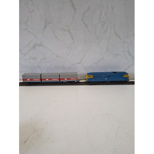 322 - Tri-Ang Hornby R758 D7063 Locomotive Freightliner