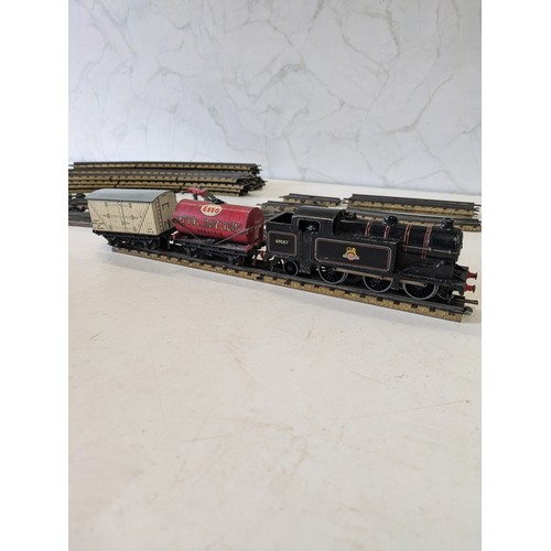 327 - Hornby Meccano Type Edl17 Locomotive With Esso Royal Daylight Paraffin Tanker & Track