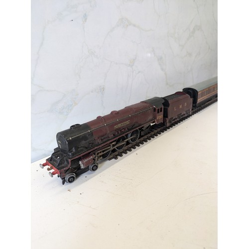 323 - Hornby Dublo Duchess Of Atholl 6321 Locomotive And Carriage