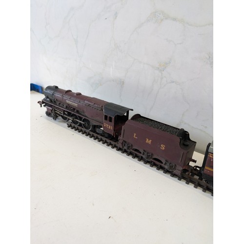 323 - Hornby Dublo Duchess Of Atholl 6321 Locomotive And Carriage