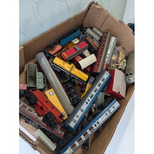 328 - A Box Of Various Hornby And Tri-Ang Carriages And Container Carriers