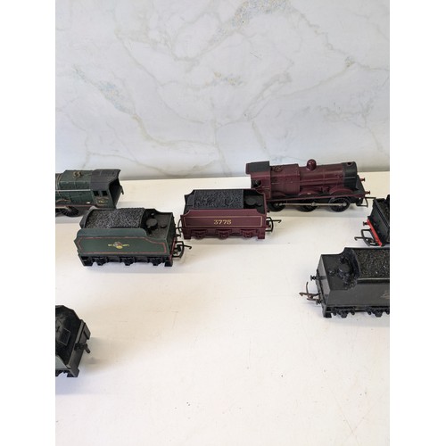 329 - A Selection Of 5 Various Tri-Ang And Hornby Locomotives