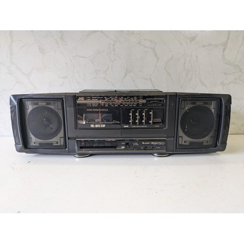 114 - JVC Pc-90 Portable Component System Boombox Cassette Player And Recorder