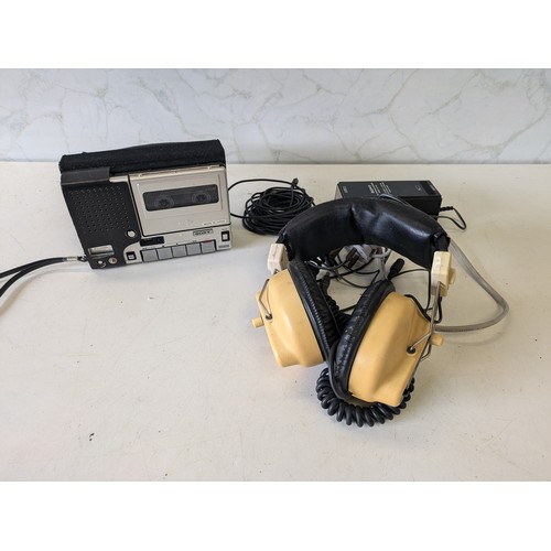 125 - A Sony Tc-150 Dictaphone With Headphones And Power Supply