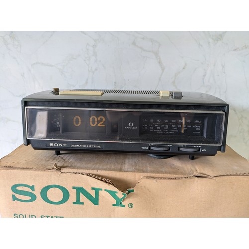 131 - Sony Tfm-C650Wl Solid State Fm/Mw/Lw Digital Clock Radio