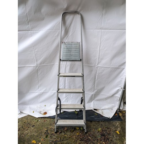 21 - An Aluminium Step Ladder