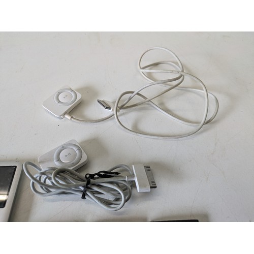 115 - A Selection Of 5 Apple Ipod A1236, A1285 And A1320 And 4 Ipod Minis