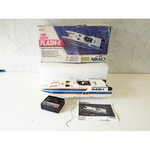 154 - Vintage Nikko Flash-1 Rc Model Speedboat With Controller And Original Box