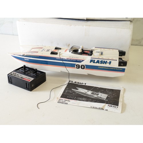 154 - Vintage Nikko Flash-1 Rc Model Speedboat With Controller And Original Box