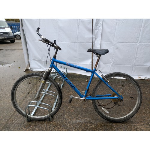 57 - Raleigh Cyclone SE Mountain Bike