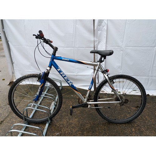 54 - Trek 820 Mountain Bike