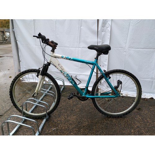 52 - Apollo Twilight Women's Mountain Bike