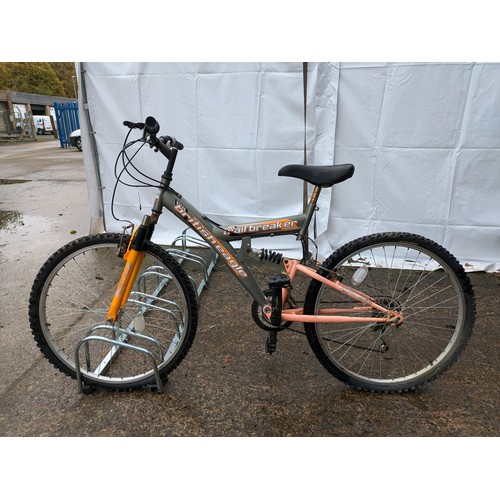 81 - British Eagle Trail Breaker Mountain Bike