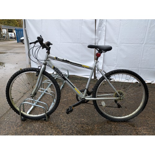 48 - Trax TR1 Mountain Bike