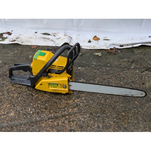 11 - Alpina It31015 Petrol Chainsaw