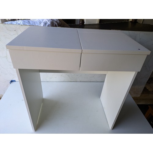 119 - A Small White Desk