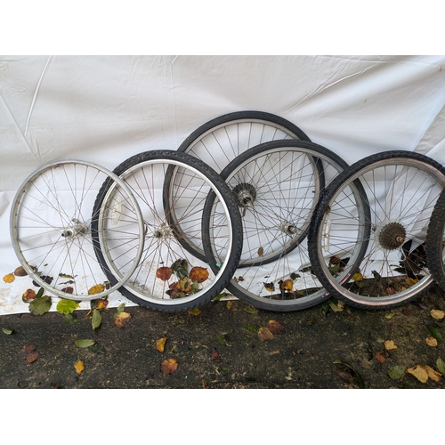 20 - A Selection Of 10 Push Bike Wheels