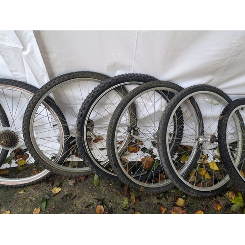 20 - A Selection Of 10 Push Bike Wheels