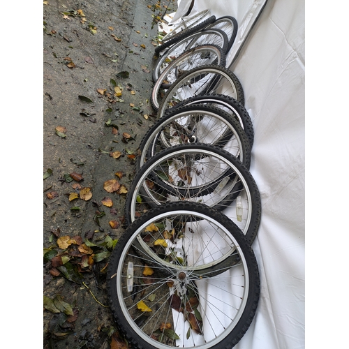 20 - A Selection Of 10 Push Bike Wheels