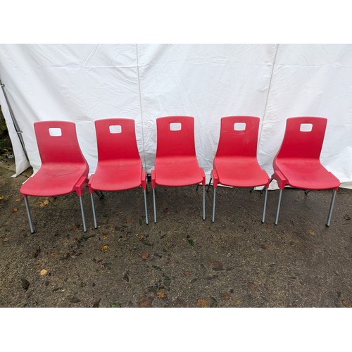 100 - A Set Of 5 Red Plastic Chairs